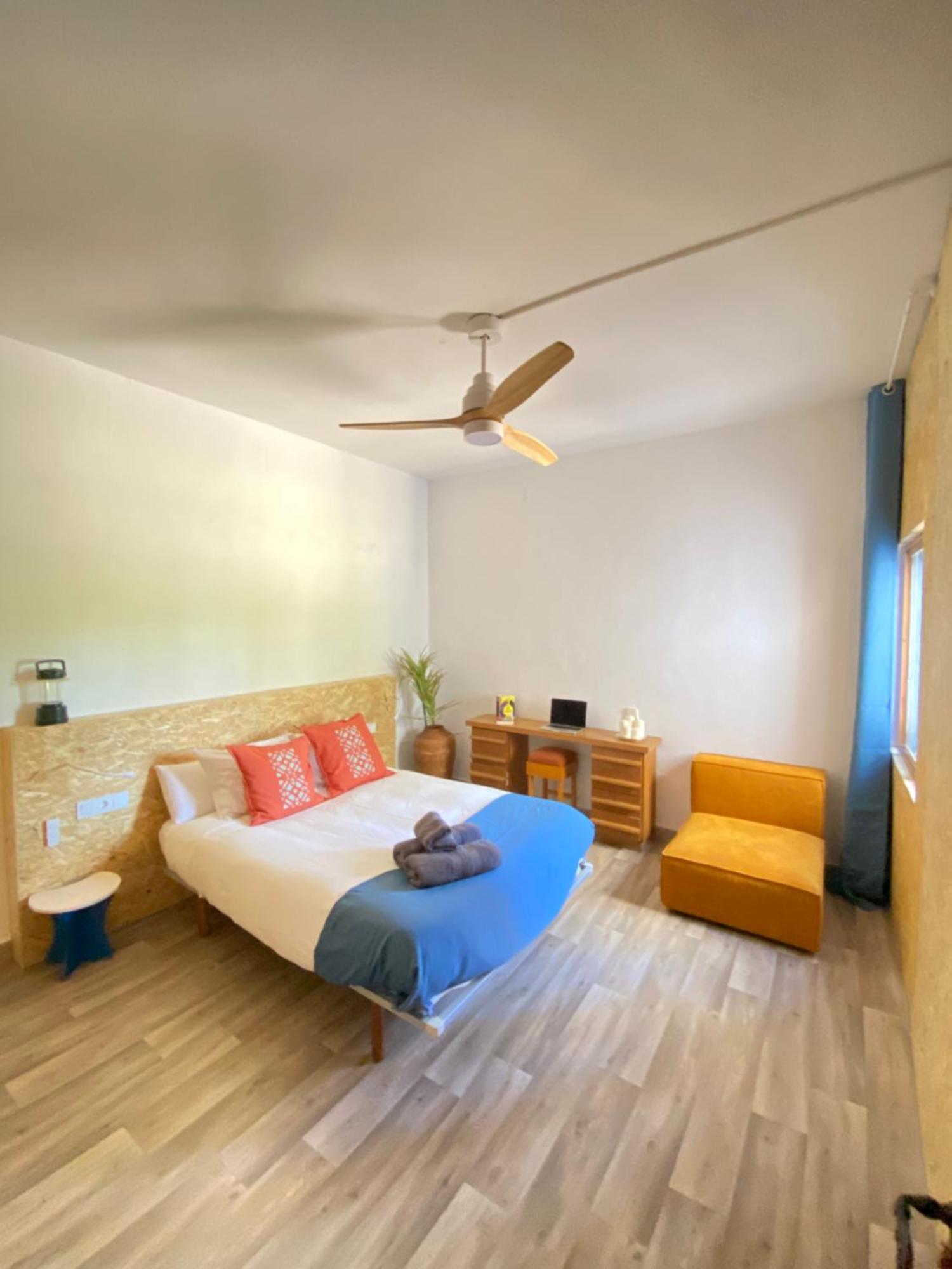 Bed and Breakfast Pink Lemon House Elche Exterior foto