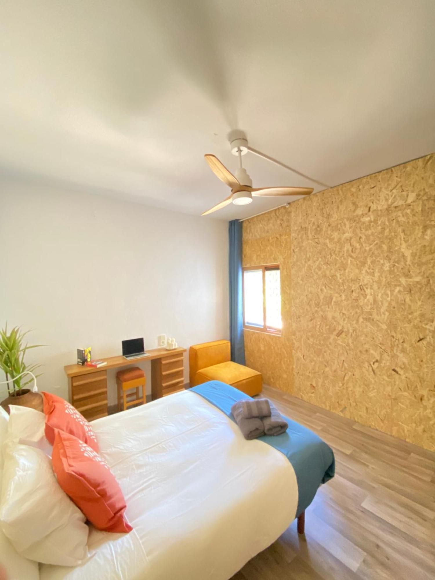Bed and Breakfast Pink Lemon House Elche Exterior foto