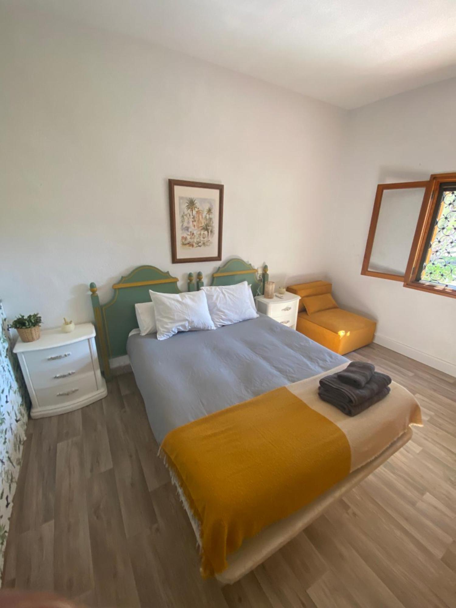Bed and Breakfast Pink Lemon House Elche Exterior foto